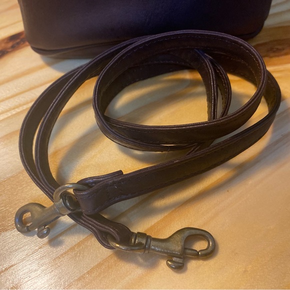 Vintage Gap leather brown duffle - Picture 2 of 11